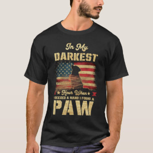 Camiseta Na Minha Hora Mais Escura Quando Precisava De Uma 