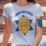 Camiseta Na moda Lion de Judah e Star I Stand com Israel<br><div class="desc">Esta bela camiseta na moda mostra o seu apoio a Israel! Um Leão de Judah pintado digitalmente é o ponto focal, sobre o fundo da Estrela de David. A tipografia moderna diz, "Eu fico com Israel" em azul. Um fundo azul texturizado adiciona um olhar forte. * Trabalho de arte criado...</div>
