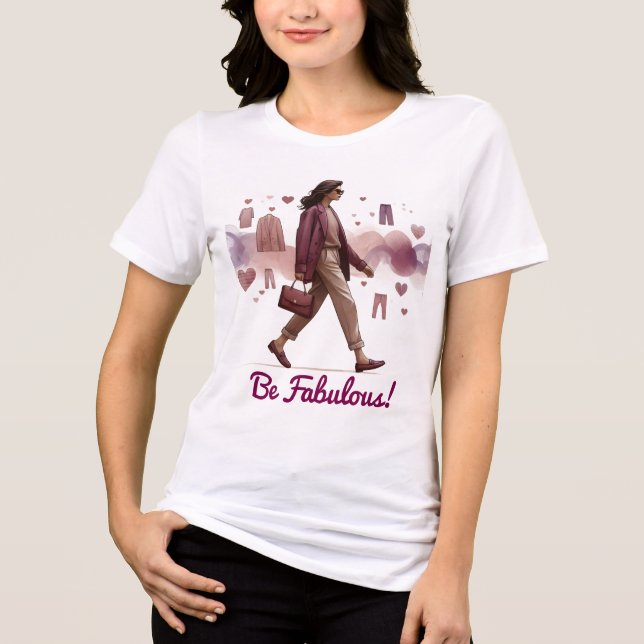 Camiseta Na moda mulher em trajes de chic (Frente)