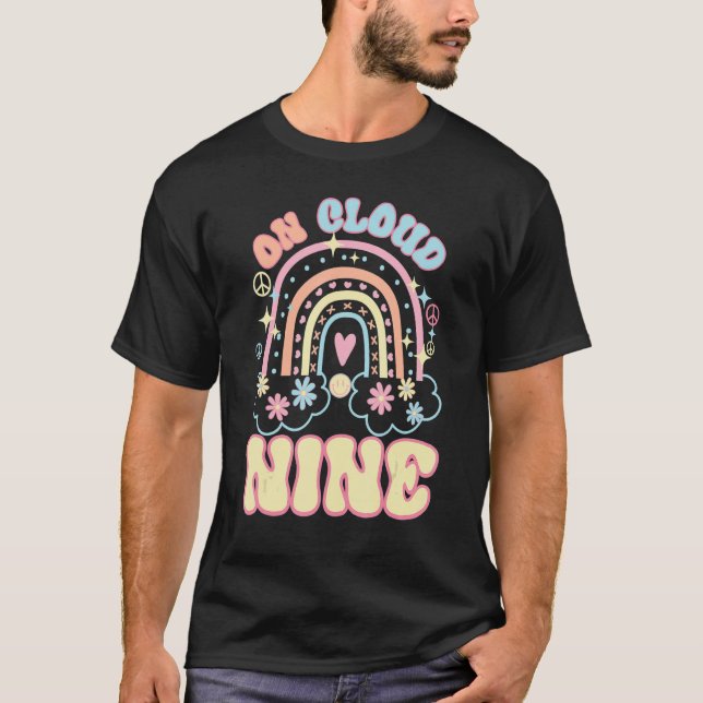 Camiseta Na Nuvem Nove Feliz 9º Aniversário Flor De 9 Anos (Frente)