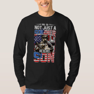 Camiseta Na Parte De Trás Ele Não É Apenas Um Soldado. Ele
