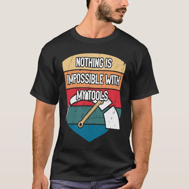 Camiseta Nada Impossível com Ferramentas de Reparo Mecânico (Frente)