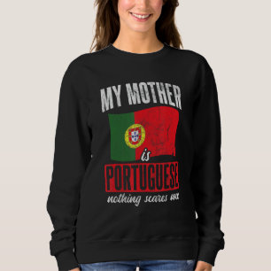 Camiseta Nada Me Assusta Minha Mãe É Português