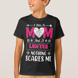 Camiseta Nada Me Parece Engraçado Citação de Advogada Mãe