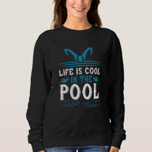 Camiseta Nadar - A vida é legal na piscina