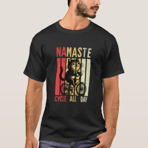 Camiseta Namaste & Pedale o Dia Todo u2013 Gato Vintage em