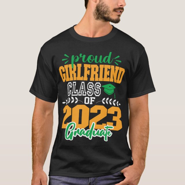 Camiseta Namorada de orgulho de uma Classe de SCRIPT MODERN (Frente)