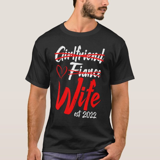 Camiseta Namorada Mulher Noiva Esposa  Engajamento Casament (Frente)