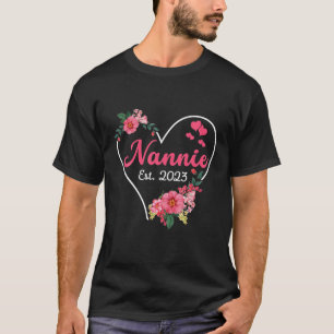 Camiseta Nannie To Grandma 2023 Pregnancy Announement Funn