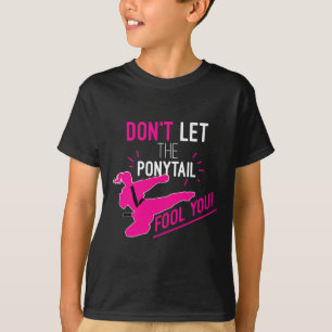 Camiseta Não Deixe o Coque Enganar Você Garota de Karatê Di