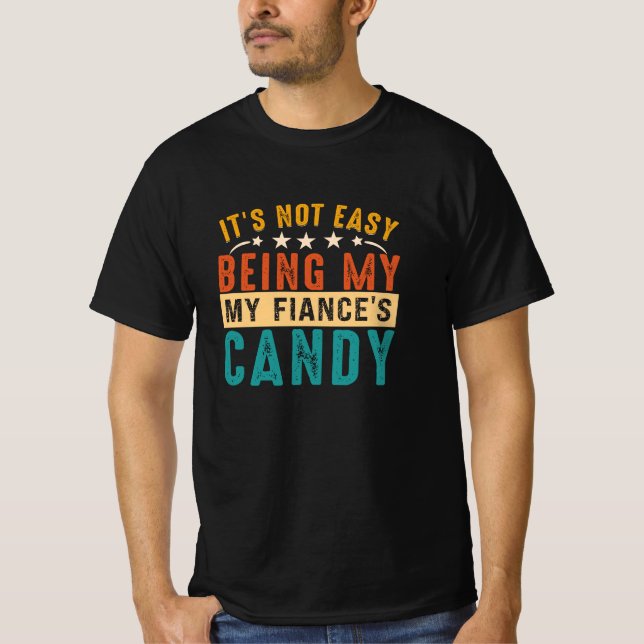 Camiseta Não é fácil ser engraçada com o braço da minha noi (Frente)