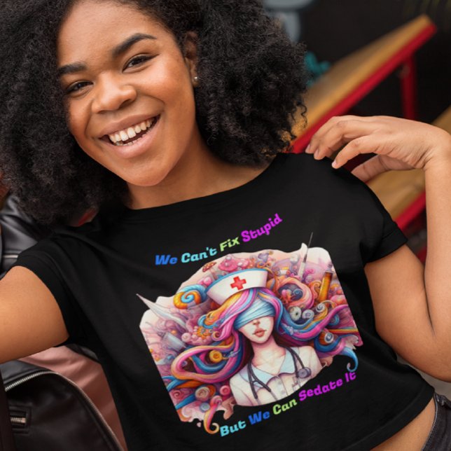 Camiseta Não é possível corrigir o estúpido, mas podemos se (Criador carregado)