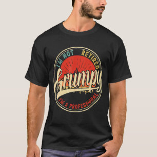 Camiseta Não estou aposentado, sou um profissional retro-fu