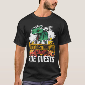 Camiseta Não Estou Procrastinando Estou Fazendo Missões Lat