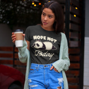 Camiseta Não Hoje Urso Panda Cansado