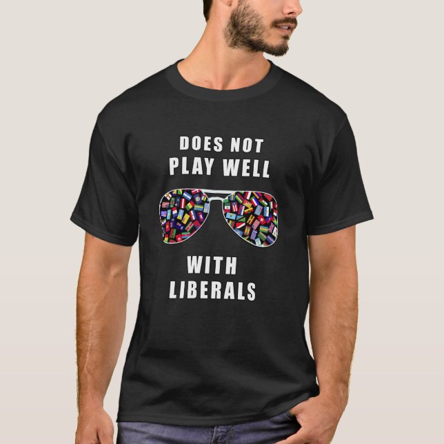 Camiseta Não joga bem com os liberais (Frente)