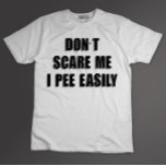 Camiseta Não Me Assuste Eu Peço Facilmente Halloween Sarcás<br><div class="desc">sarcasmo, halloween, engraçado, humor, sarcástico, horror, assustador, aspas, assustador, piada</div>