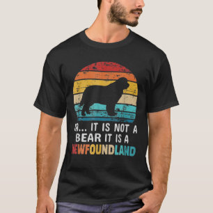 Camiseta Não, Não É Um Cão De Terra Nova Engraçado Pelo Urs