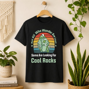 Camiseta Não Nem Todos Que Vagam Estão Perdidos Vintage 