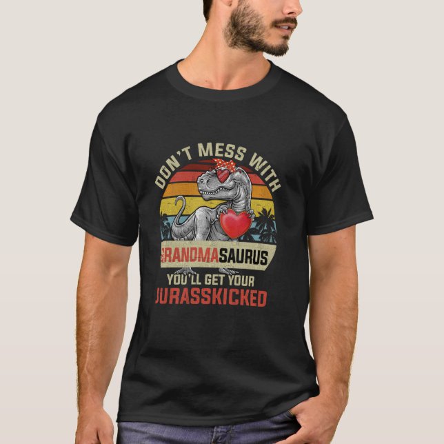 Camiseta Não Se Mestique Com O Avô, Você Vai Conseguir Jura (Frente)