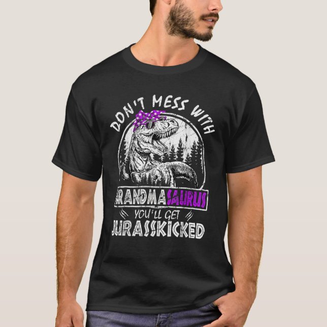 Camiseta Não se meta com o vovô, você vai ficar com o jurás (Frente)