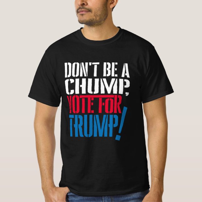 Camiseta não seja um idiota votando em trump (Frente)