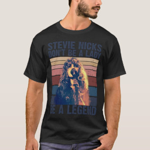 Camiseta Não Seja Uma Dama, Seja Uma Lenda