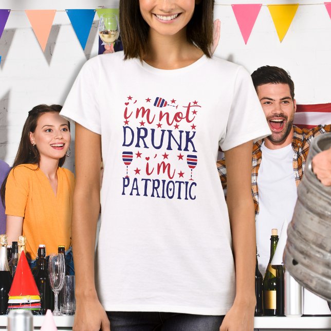 Camiseta Não sou Bebado de ser um Vinho Patriótico no passa (Criador carregado)