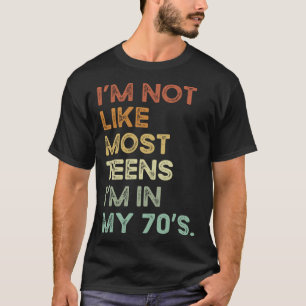 Camiseta Não sou como a maioria dos adolescentes que estou 