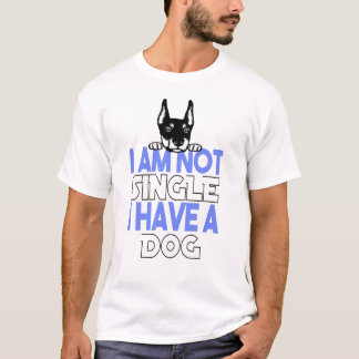 Camiseta não sou solteiro de ter um cachorro para você