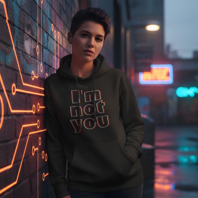 Camiseta Não Sou Você – Capuz com Glitch Deslocado (Criador carregado)