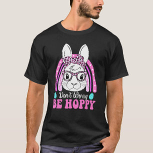 Camiseta Não te preocupes por ser feliz coelhinho cotovelo