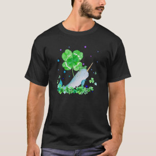 Camiseta Narwhal Holding Shamrock Stars Rua bonita D de Pat