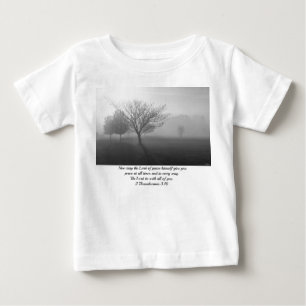 Camiseta Nascer do Sol Nebuloso em Preto e Branco