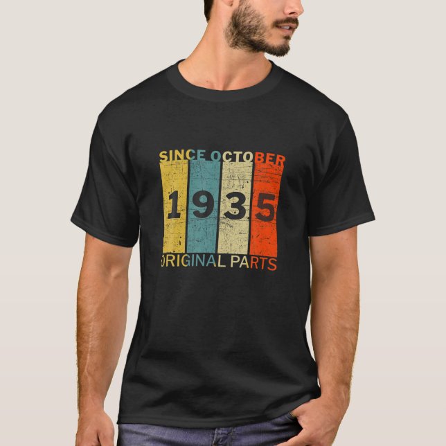 Camiseta Nascer Engraçado Em Outubro De 1935 Piada Original (Frente)