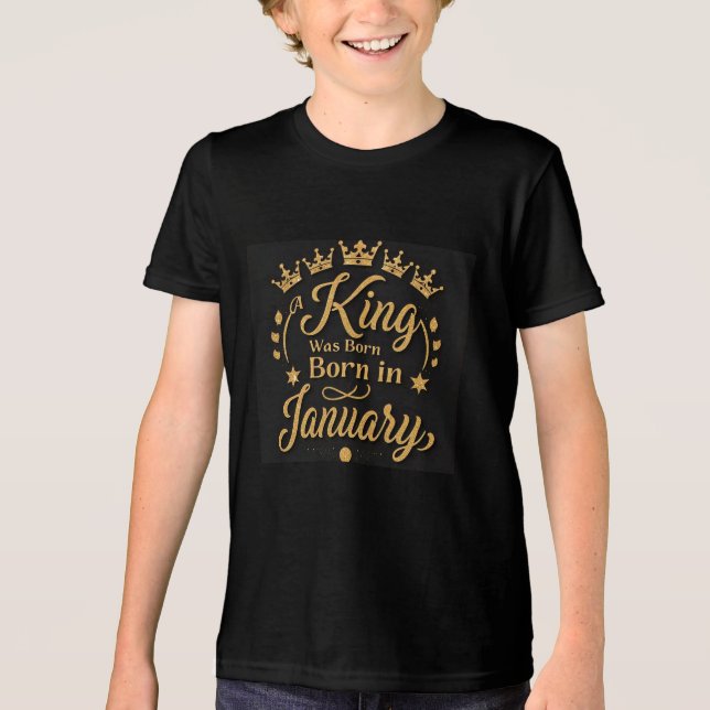 Camiseta Nascer Rei em Janeiro Ouro (Frente)
