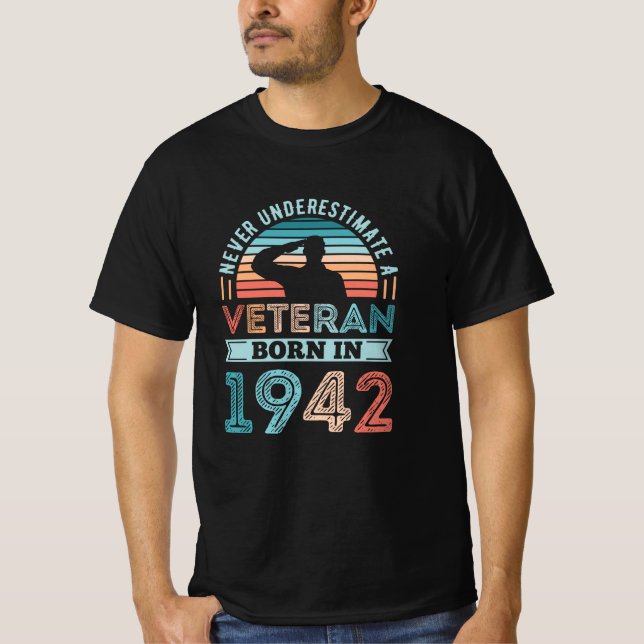 Camiseta Nascer Veterano 1942 80 Aniversário Presente Milit (Frente)