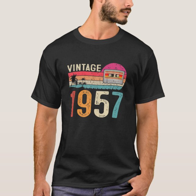 Camiseta Nascer Vintage Cassette 1957 65º Aniversário (Frente)