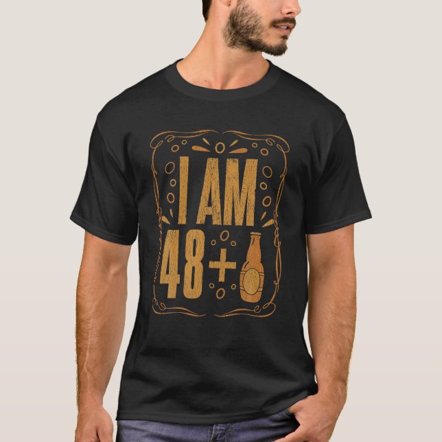 Camiseta Nascimento em álcool com Bebendo de cerveja retrô  (Frente)