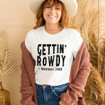 Camiseta Nashville Bachelorette Gettin Rowdy Bridesmaid<br><div class="desc">Se você está procurando o presente perfeito para sua futura noiva, não olhe mais além que nossa solteira Nashville ganhando uma camiseta personalizada de damas de noiva! Esta camisa hilariante traz certamente um sorriso à sua face no seu grande dia, e é também uma forma excelente de comemorar a sua...</div>