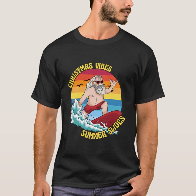 Camiseta Natal Em Julho Surfando Papai Noel (Frente)