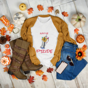 Camiseta Nativo Americano Ainda Aqui Ayasha Cartoon Cinza