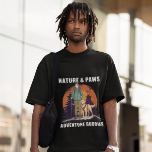 Camiseta Nature & Patas Garota que Faz Trilhas & Retrieve