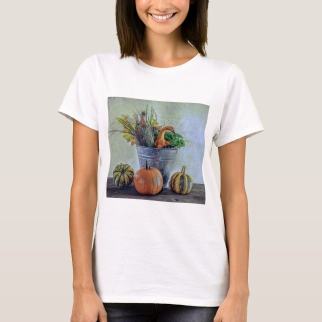 Camiseta Natureza-morta de outono com abóboras e flores (Frente)