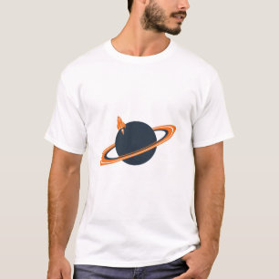 Camiseta Nave Espacial Retro em Órbita de Planeta Escuro -