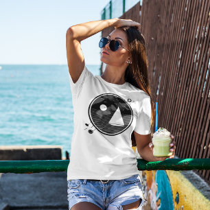Camiseta Navegação no Meio do Oceano