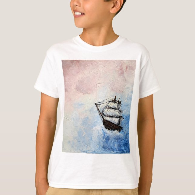 Camiseta Navio no mistério das nuvens borda ondas marítimas (Frente)