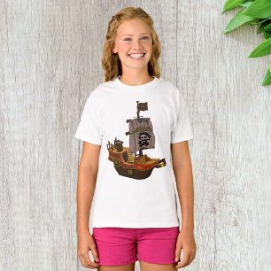 Camiseta Navio Pirata com Bandeira de Caveira