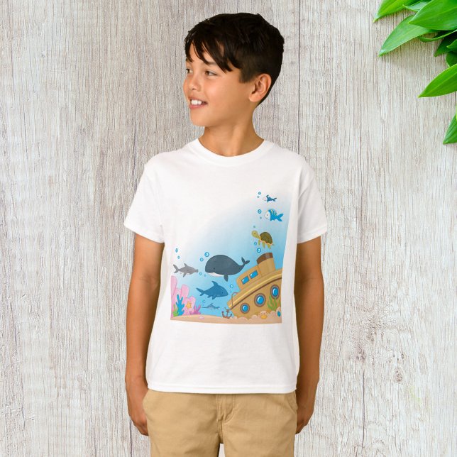 Camiseta Navio Submerso E Peixes (Criador carregado)