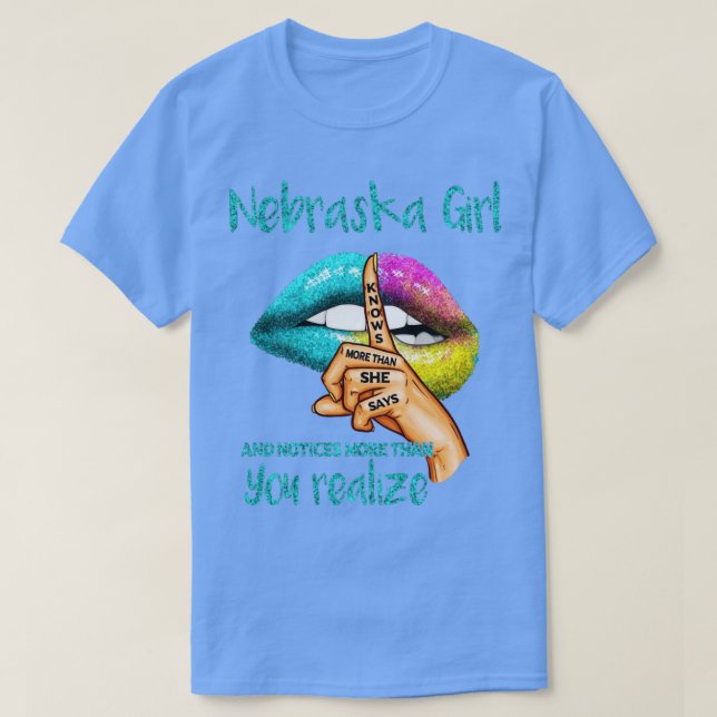 Camiseta Nebraska Girl sabe mais do que ela diz (Frente do Design)